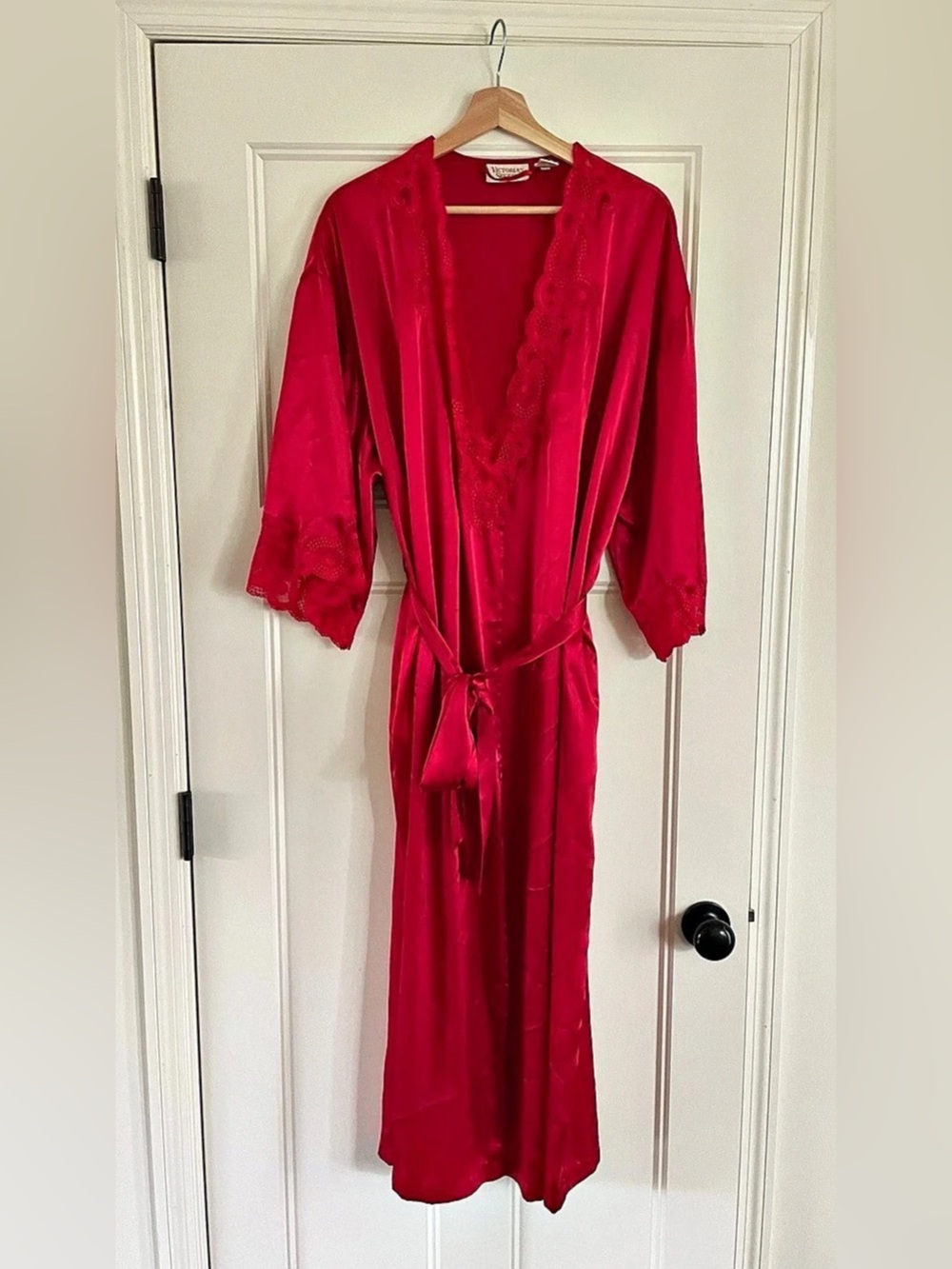 Victoria'Small Secret Gold Label Satin Lace Robe Red Size Small
